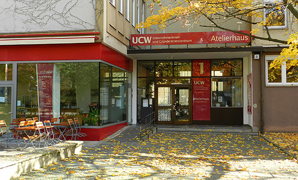 Komood-Studio-Hauseingang Motiv Eingangsbereich UCW